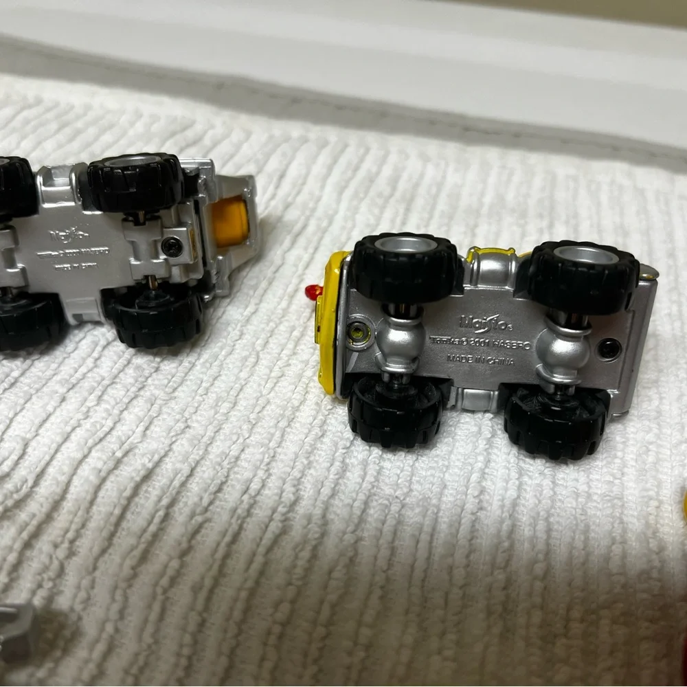 Vintage Maisto Tonka Hasbro Die-cast Set of Six from 2000 & 2001 & Free Disney - Picture 8 of 16